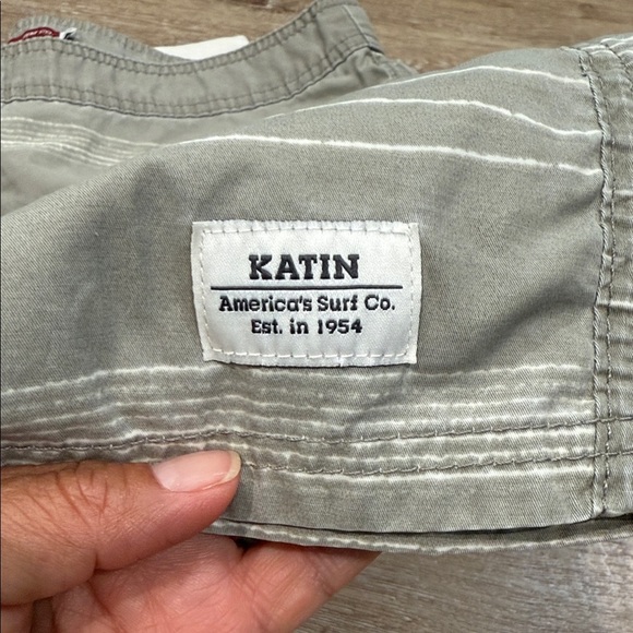 KATIN América’s Surf Co. Size 33 Waterfall Drawstring Botton Green Board Shorts - Picture 2 of 10